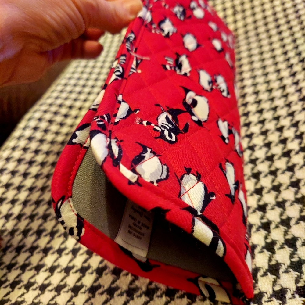 Vera Bradley Flat Iron Cover/ Playful Penguins